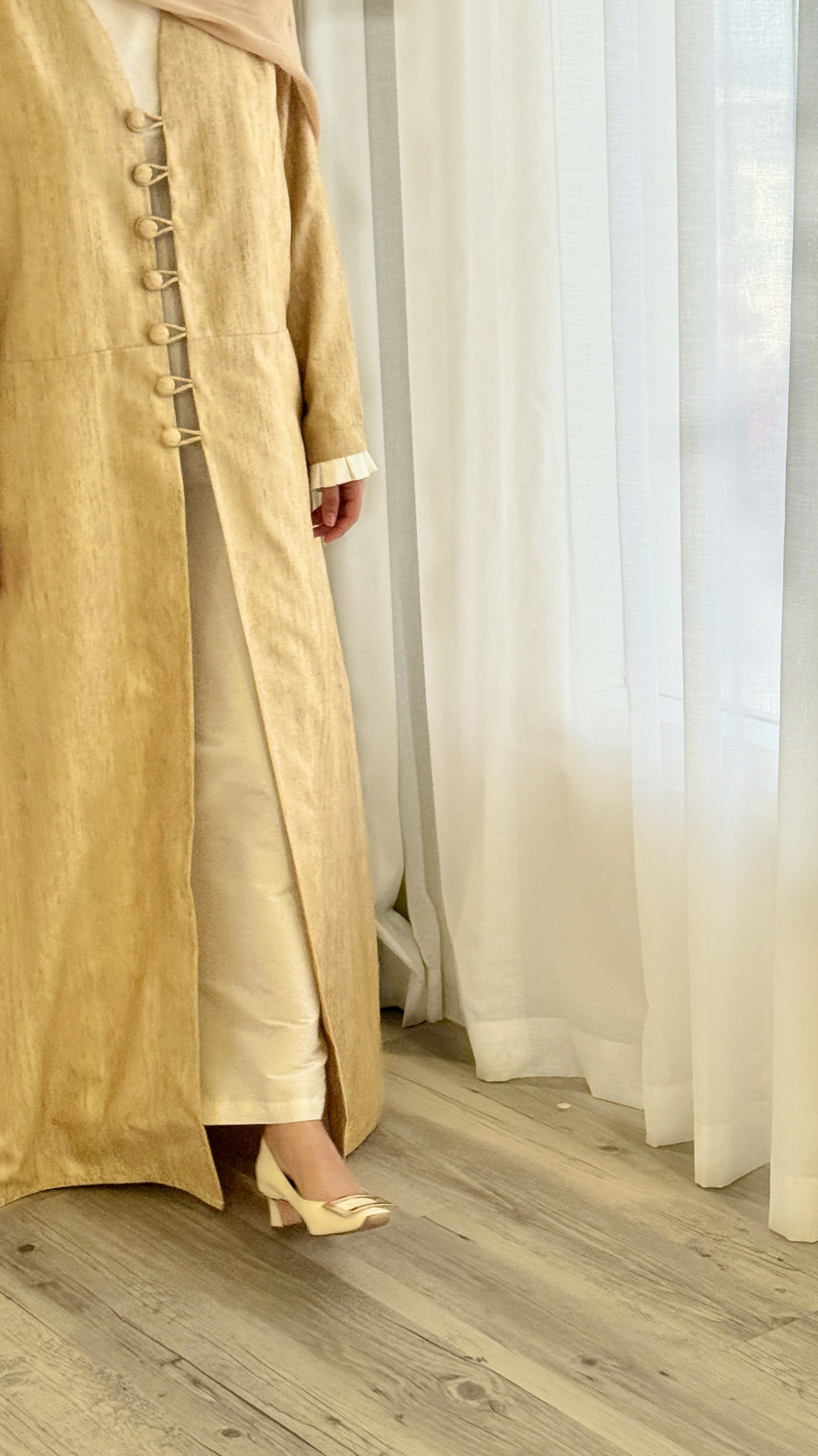 GOLDEN beige abaya